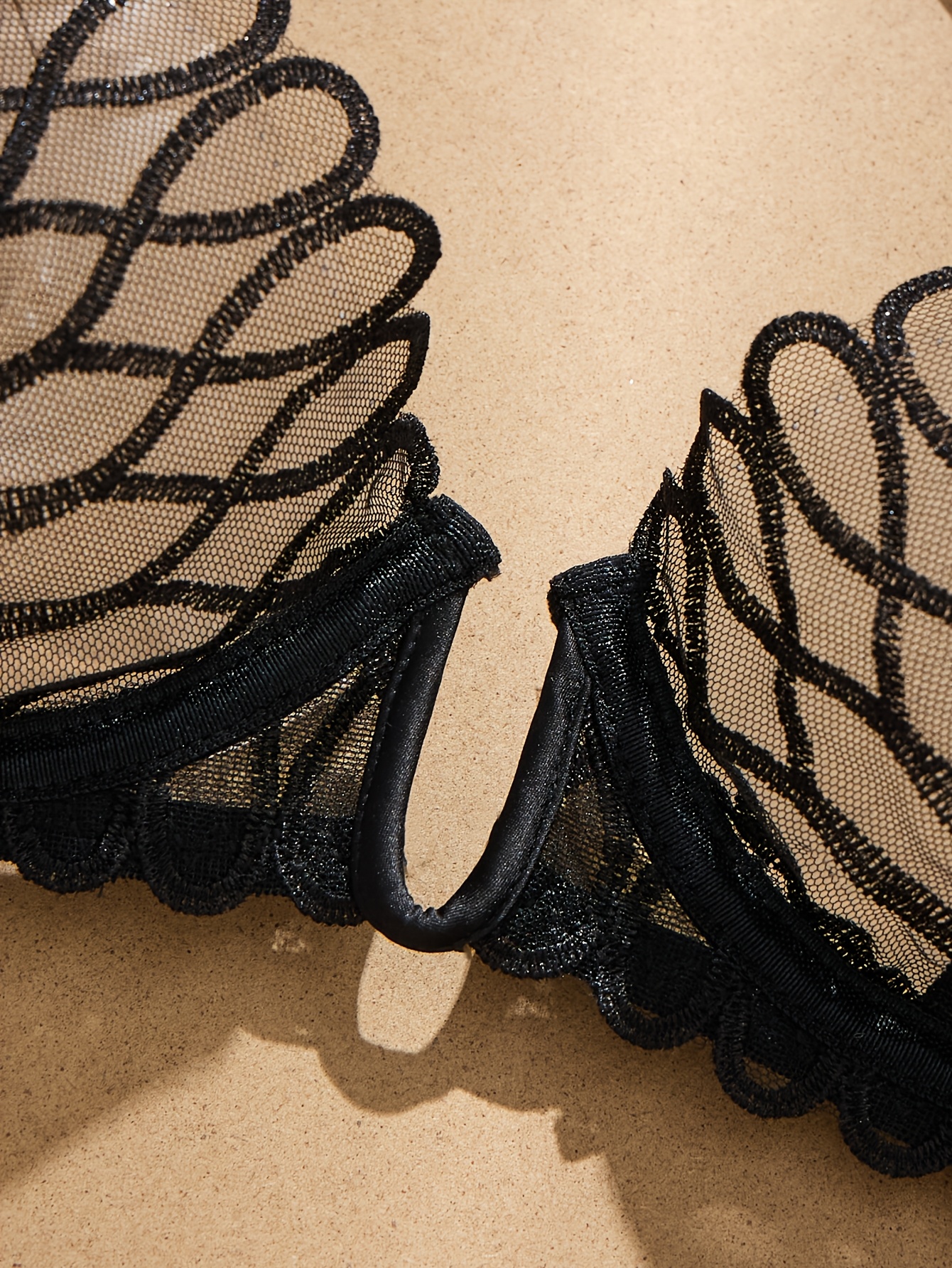 de78d03b fda4 4d9f 8099 0a14297f046e Spring Summer Valentine'S Day Date Bra Set, Western Style Sexy Embroidery Mesh Hollow Out Interlocking Metal Ring Closure Design Deep V Push-Up Lingerie 2pcs Set, French Romantic Style Underwire Breathable Wearable, Push-Up, Side Bust Support
