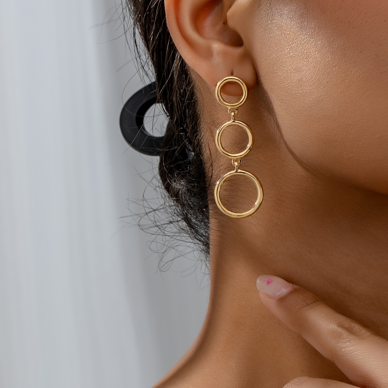 Chic Geometric Long Drop Earrings For Women - Vintage & Minimalist Style, Zinc Alloy, Casual Attire
Chic Geometric Long Drop Earrings For Women - Vintage & Minimalist Style, Zinc Alloy, Casual Attire
