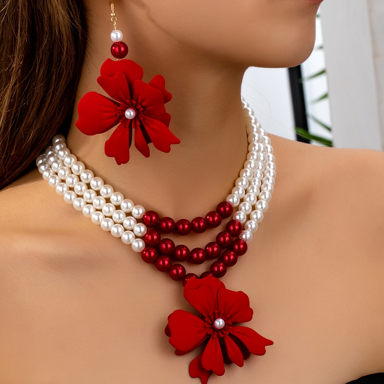 Three-piece Elegant Temperament Gift Set: A Pearl Chain With Flower Pendant, A Necklace And A Pair Of Pendant Earrings. -piece Set Of Necklace And Earrings For Women's Evening Parties And Festivals
Three-piece Elegant Temperament Gift Set: A Pearl Chain With Flower Pendant, A Necklace And A Pair Of Pendant Earrings. -piece Set Of Necklace And Earrings For Women's Evening Parties And Festivals