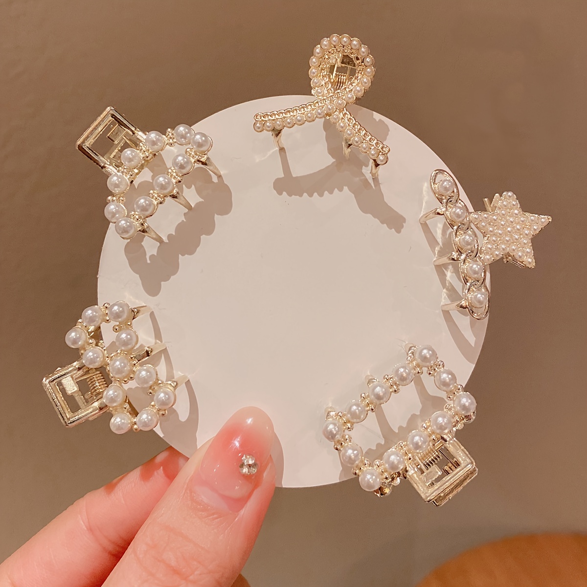 5pcs Elegant Faux Pearl Decorative Hair Grab Clips Small Ponytail Holders Trendy Hair Styling Accessories For Women And Daily Use
5pcs Elegant Faux Pearl Decorative Hair Grab Clips Small Ponytail Holders Trendy Hair Styling Accessories For Women And Daily Use