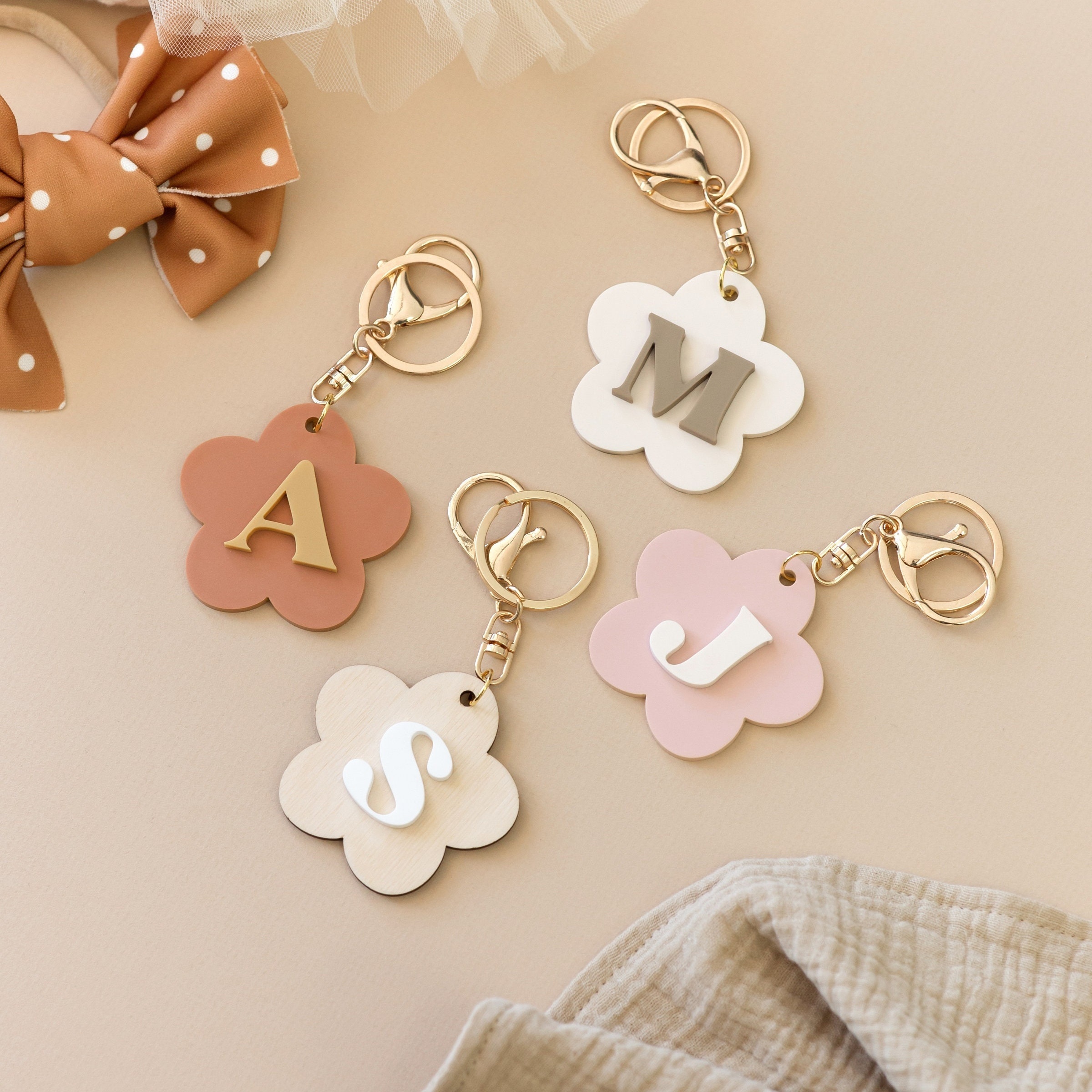 Custom Acrylic Flower Keychain - Personalized Initial Name Tag, Perfect For Backpacks & Christmas Gifts
Custom Acrylic Flower Keychain - Personalized Initial Name Tag, Perfect For Backpacks & Christmas Gifts