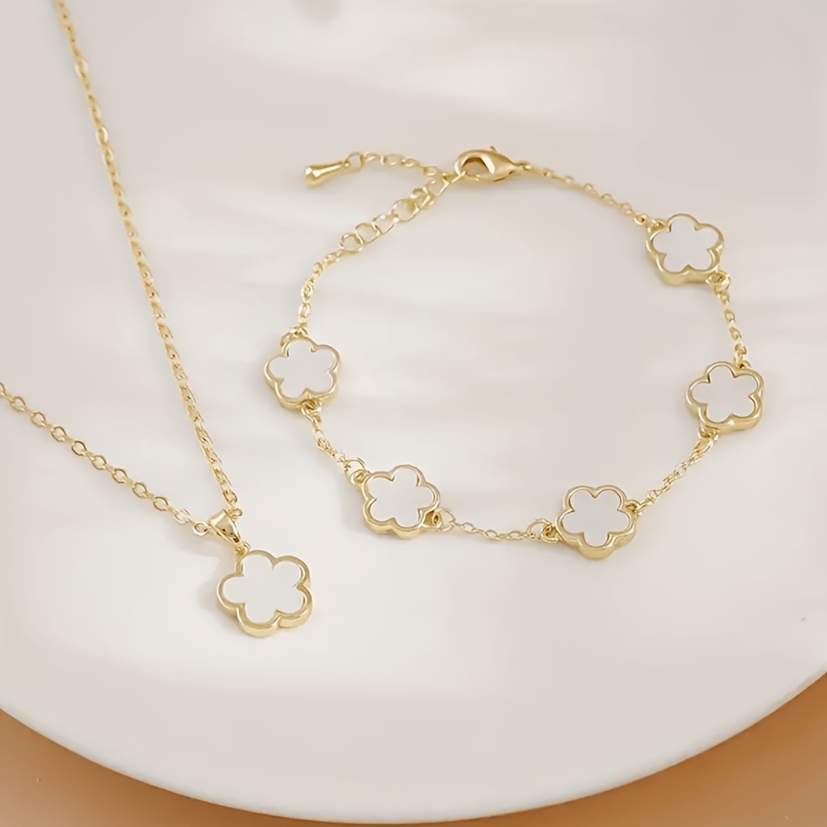 Elegant Lucky Flower Jewelry Set, 1 Necklace And 1 Bracelet, Ideal For Daily Outfits & Party Accessories
Elegant Lucky Flower Jewelry Set, 1 Necklace And 1 Bracelet, Ideal For Daily Outfits & Party Accessories