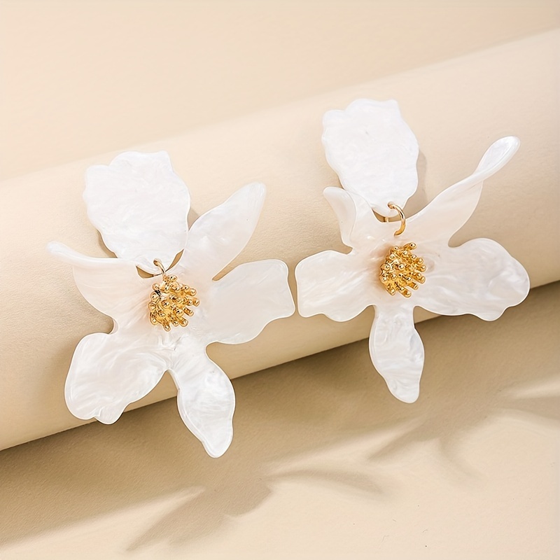 Large White Flower Acrylic Earrings Elegant Dainty Oversize Big Flower Earrings For Women
Large White Flower Acrylic Earrings Elegant Dainty Oversize Big Flower Earrings For Women