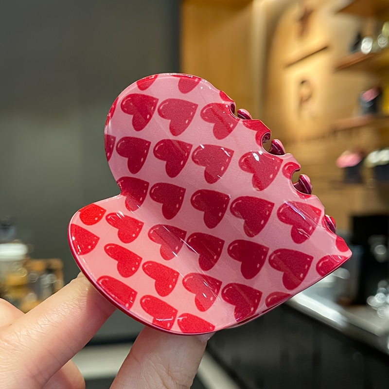 Single Piece Valentine's Day Acrylic Hair Claw, Vintage Elegant Heart-shaped Rose Pattern Hair Clip, Anti-slip , For Women, Suitable For 14+
Single Piece Valentine's Day Acrylic Hair Claw, Vintage Elegant Heart-shaped Rose Pattern Hair Clip, Anti-slip , For Women, Suitable For 14+
