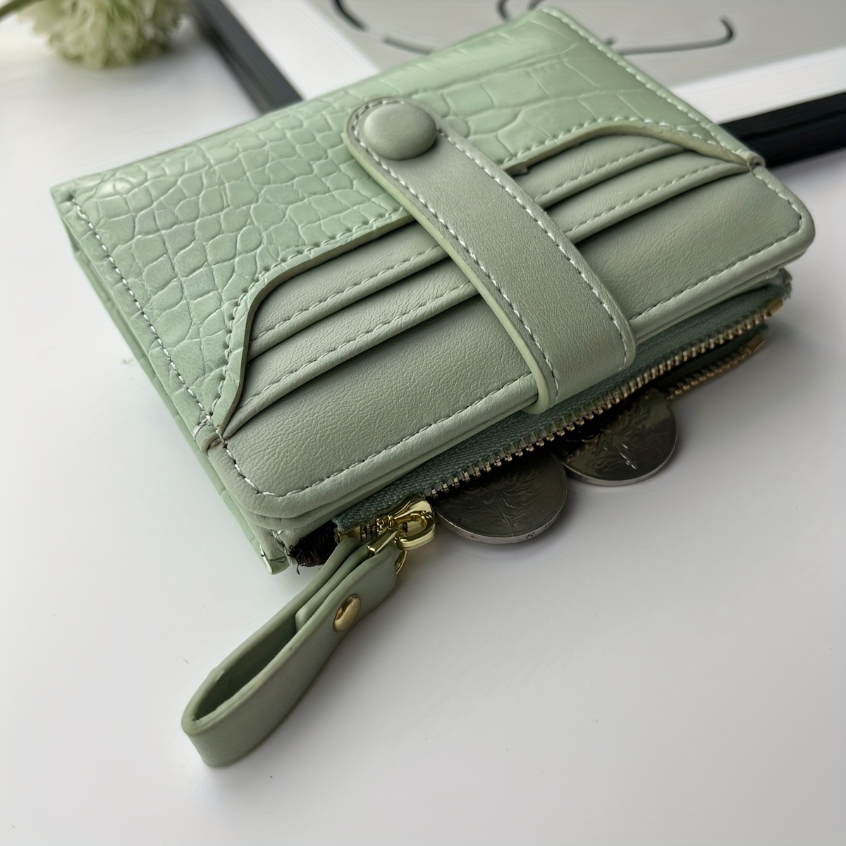 Pochette Chic Mini Imprimé Crocodile - Porte-Cartes de & Porte-Monnaie avec Fermeture Éclair, Polyester Noir
Pochette Chic Mini Imprimé Crocodile - Porte-Cartes de & Porte-Monnaie avec Fermeture Éclair, Polyester Noir
