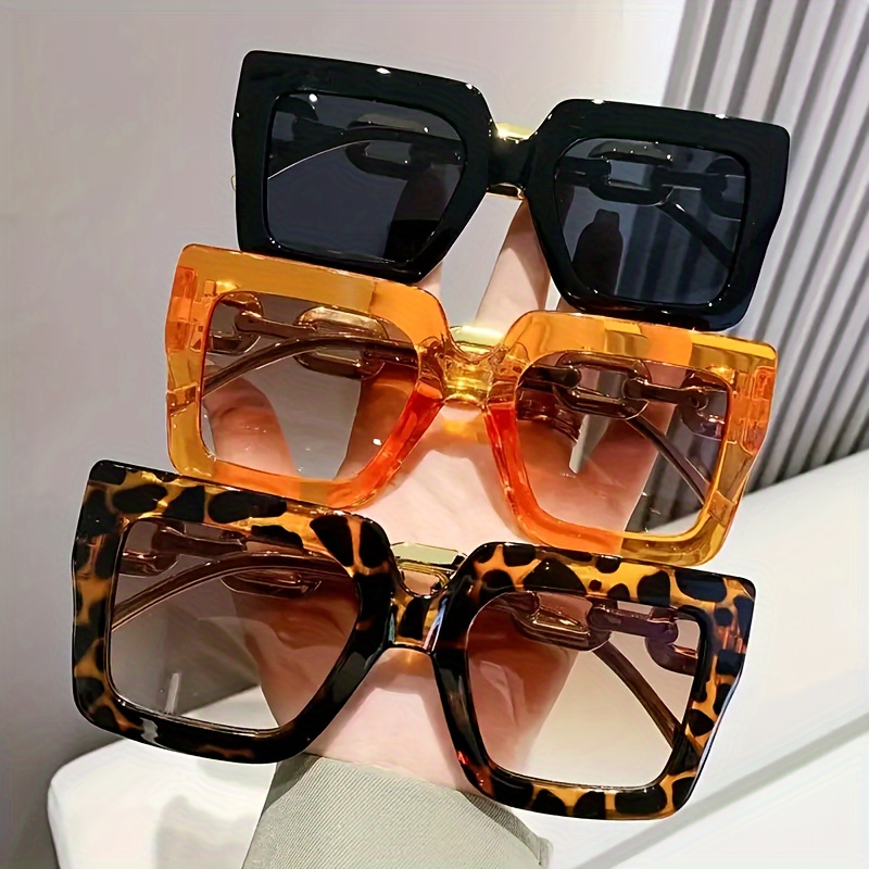 3pcs Oversized Retro Fashion Glasses For Women - Chic Anti-glare, Durable Pc Frame - Perfect For Beach & Outdoor Leisure
3pcs Oversized Retro Fashion Glasses For Women - Chic Anti-glare, Durable Pc Frame - Perfect For Beach & Outdoor Leisure