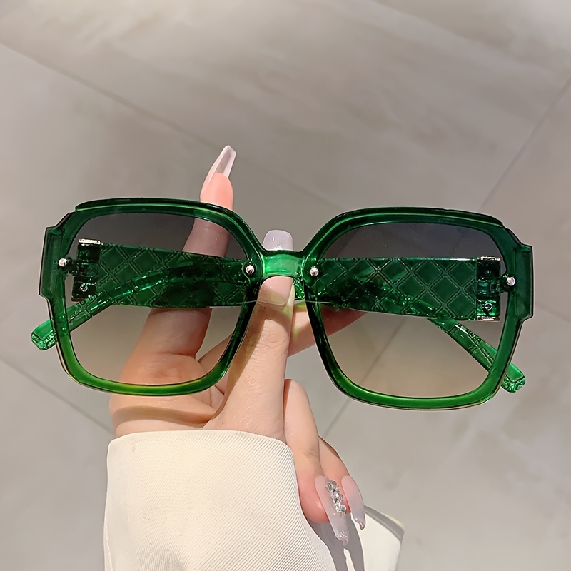 Trendy Green Gradient Plastic Frame Glasses For Women, Sports Climbing Eyewear With Studded , Metal , Decorative Glasses
Trendy Green Gradient Plastic Frame Glasses For Women, Sports Climbing Eyewear With Studded , Metal , Decorative Glasses