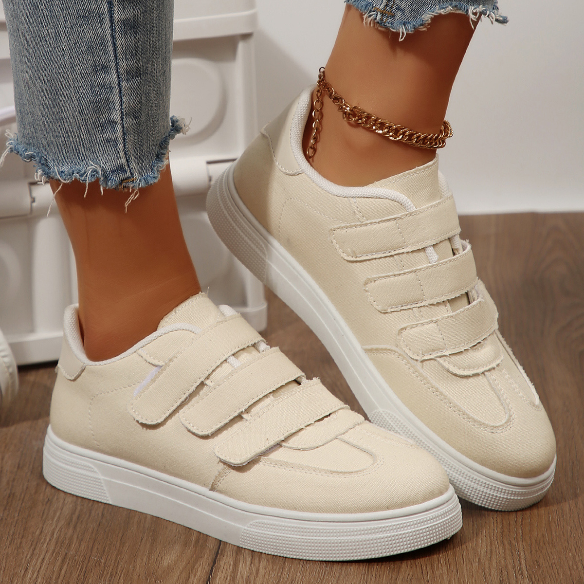 Breathable & Comfortable Women's Sneakers - Non-slip, Sole Casual Shoes With Hook-and-loop Closure, Solid Color, Magic Tape
Breathable & Comfortable Women's Sneakers - Non-slip, Sole Casual Shoes With Hook-and-loop Closure, Solid Color, Magic Tape