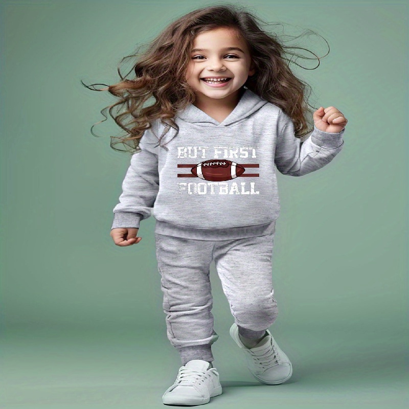 Retro American Football Print, Girls 2pcs Outfits, Casual Hoodies Sweatshirt And Joggers Pants Set For Winter Fall, Kid's Clothing
Retro American Football Print, Girls 2pcs Outfits, Casual Hoodies Sweatshirt And Joggers Pants Set For Winter Fall, Kid's Clothing