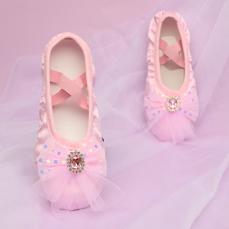 Girl's Trendy Backless Adorable Non Slip Dance Shoes, Comfy Breathable Soft Sneakers For Outdoor Activities
Girl's Trendy Backless Adorable Non Slip Dance Shoes, Comfy Breathable Soft Sneakers For Outdoor Activities