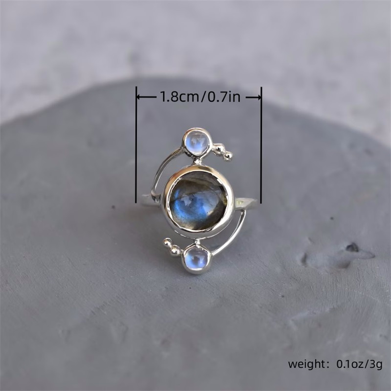 Elegant Vintage Style Ladies Ring With Blue Zircon Inlay, Timeless Retro Banquet Finger Faux Jewelry For Women
Elegant Vintage Style Ladies Ring With Blue Zircon Inlay, Timeless Retro Banquet Finger Faux Jewelry For Women