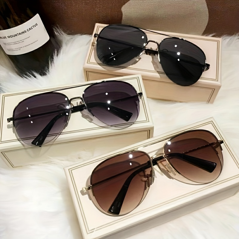 Classic Half-frame Glasses, Fashionable Design For Travel And Driving, Unisex Eyewear With Case
Classic Half-frame Glasses, Fashionable Design For Travel And Driving, Unisex Eyewear With Case
