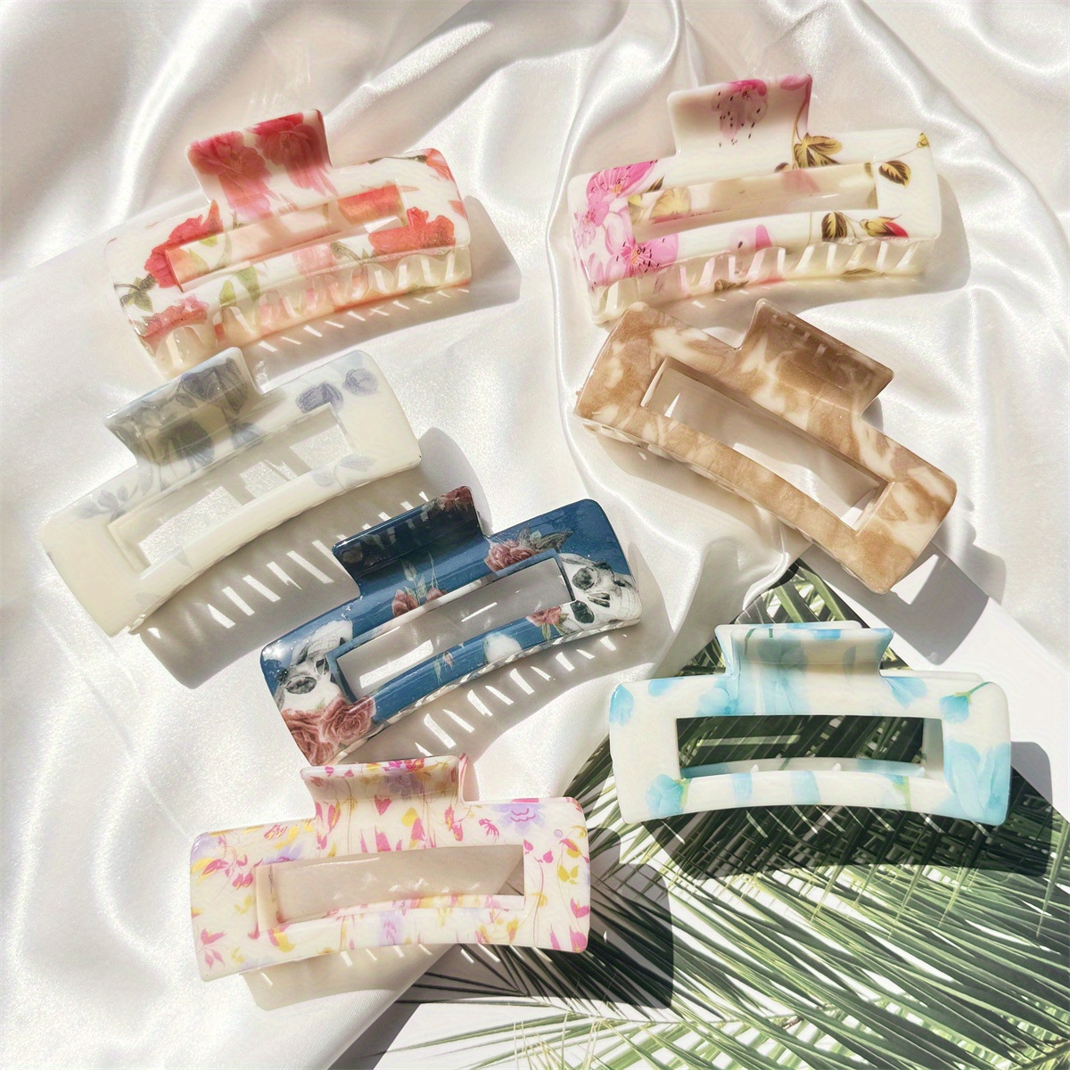 1pc Elegant Flower Printed Large Rectangular Hair Claw Clip Trendy Hollow Out Hair Grab Clip For Women And Daily Use Wear
1pc Elegant Flower Printed Large Rectangular Hair Claw Clip Trendy Hollow Out Hair Grab Clip For Women And Daily Use Wear