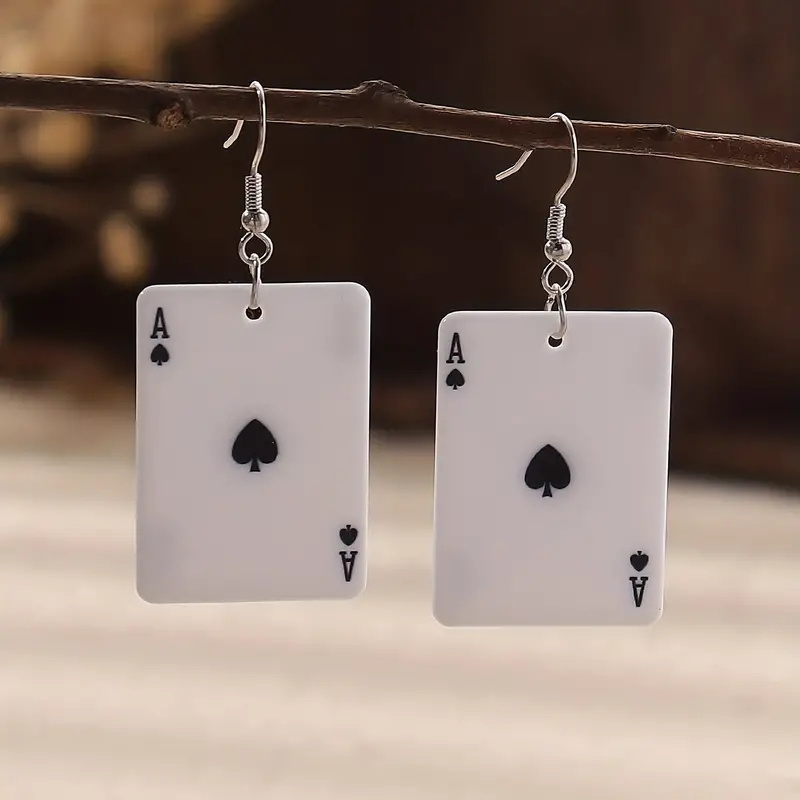 Boucles d'oreilles pendantes en forme de pique, bijoux fantaisie en résine, style minimaliste, bijoux amusants pour femmes inspirés du jeu
Boucles d'oreilles pendantes en forme de pique, bijoux fantaisie en résine, style minimaliste, bijoux amusants pour femmes inspirés du jeu