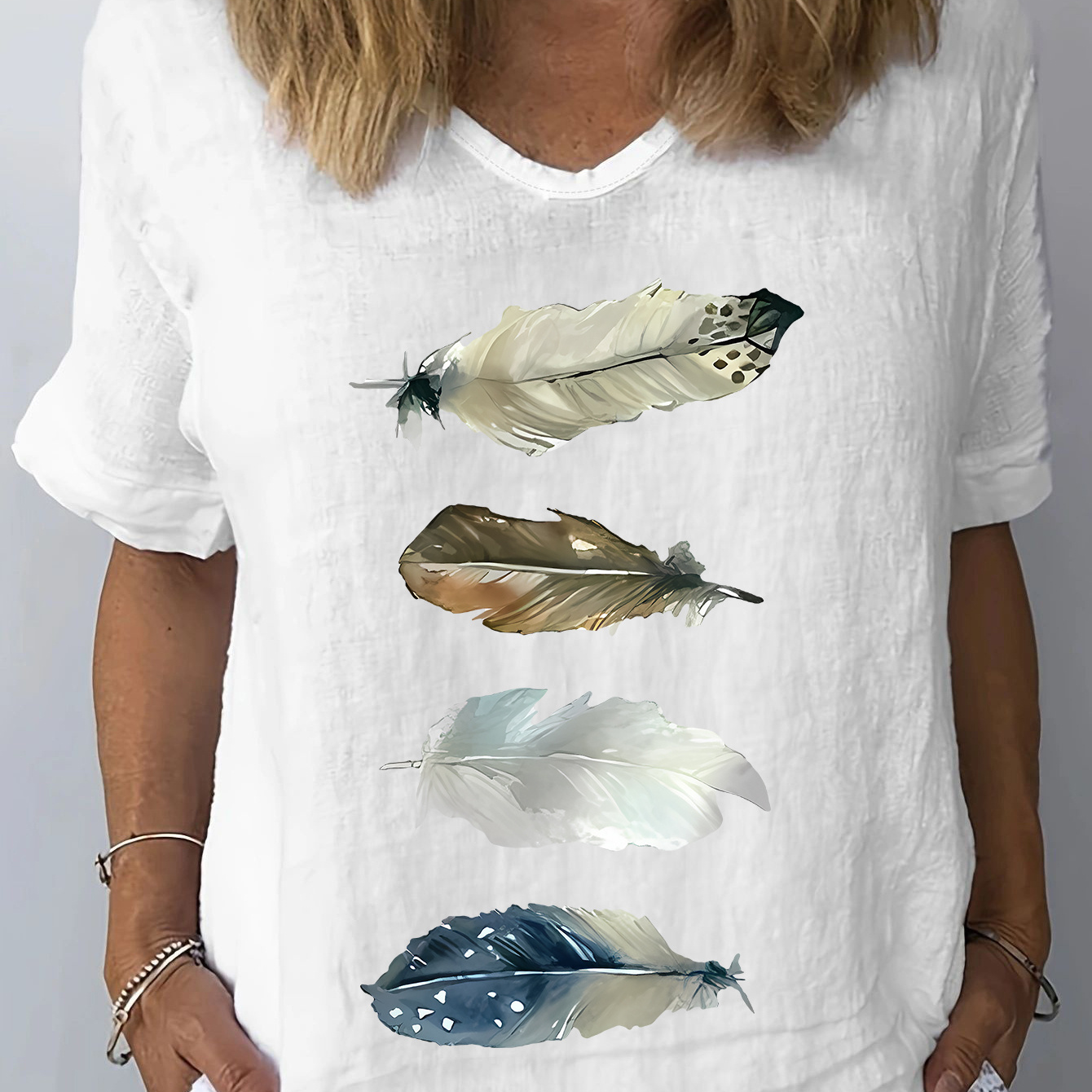 Feather Print T-shirt, Short Sleeve V Neck Casual Top For Summer & Spring, Women's Clothing
Feather Print T-shirt, Short Sleeve V Neck Casual Top For Summer & Spring, Women's Clothing