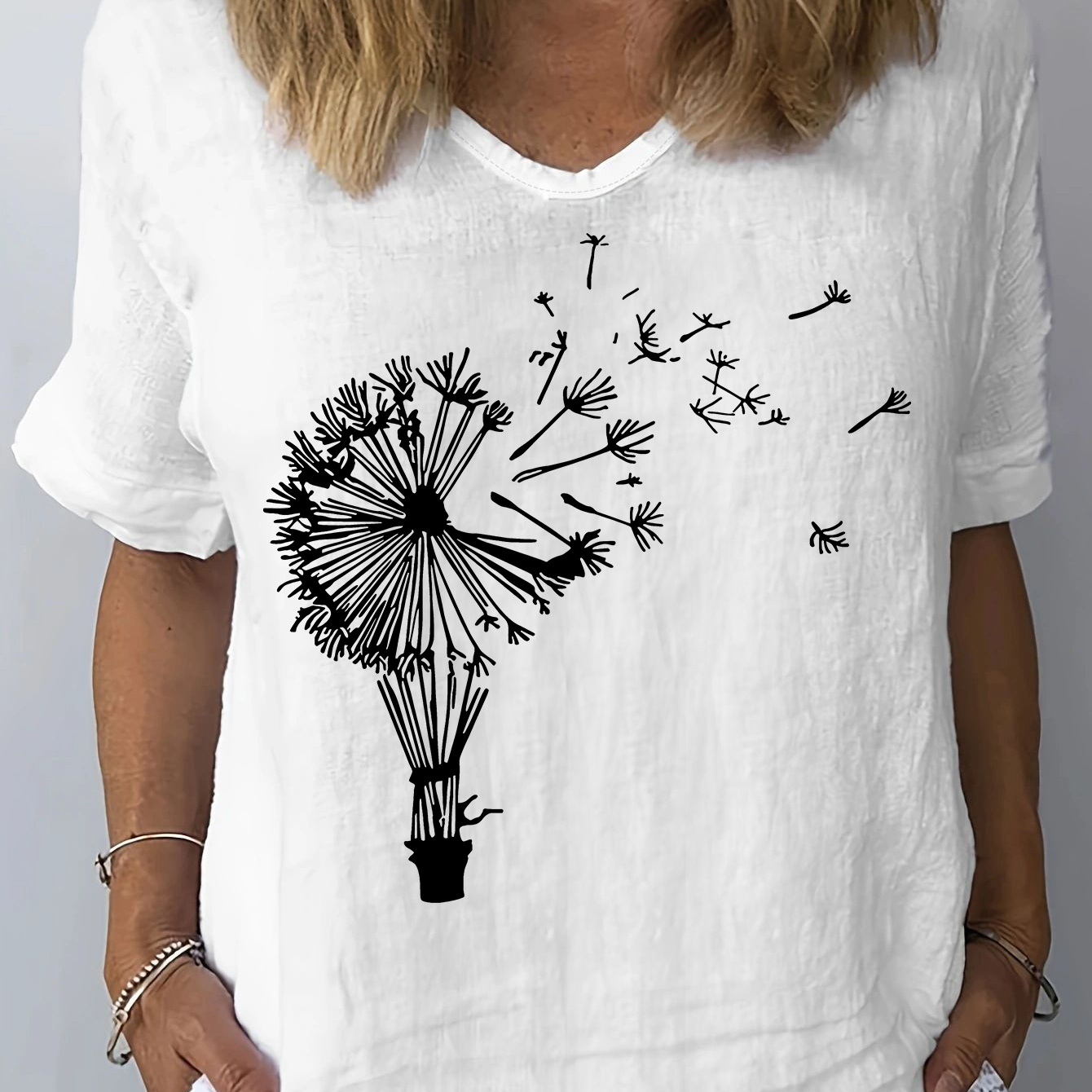 Dandelion Print T-shirt, Short Sleeve V Neck Casual Top For Summer & Spring, Women's Clothing
Dandelion Print T-shirt, Short Sleeve V Neck Casual Top For Summer & Spring, Women's Clothing