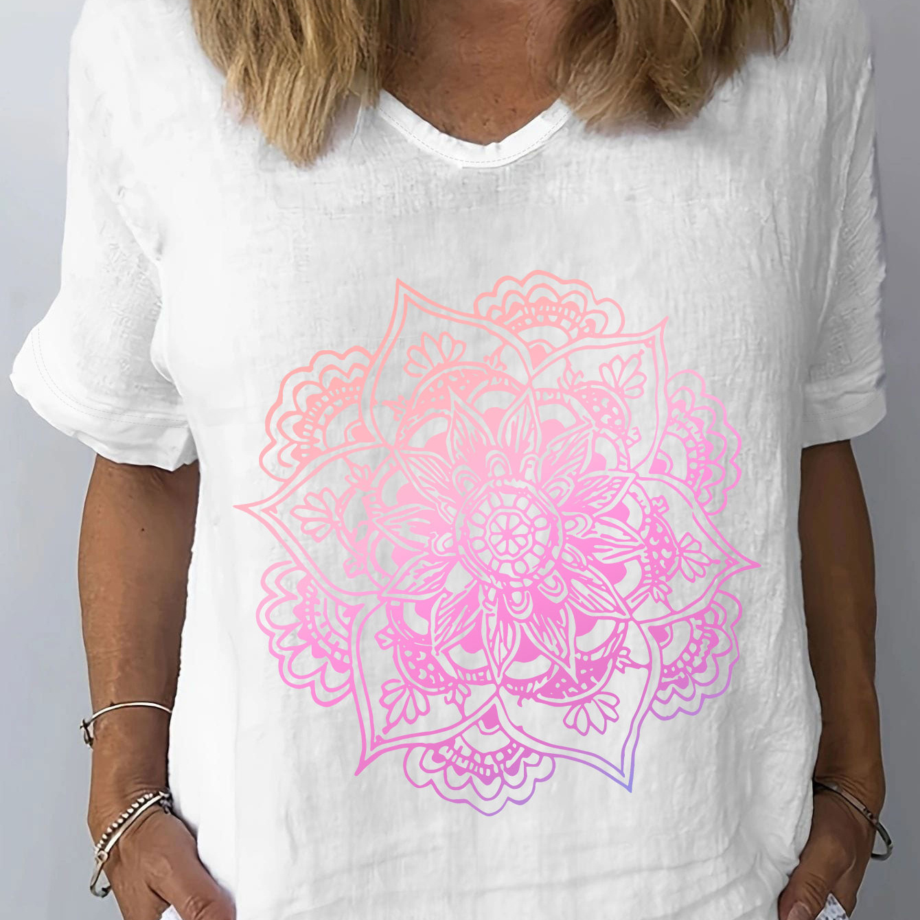 Gradient Graphic Print T-shirt, Short Sleeve V Neck Casual Top For Summer & Spring, Women's Clothing
Gradient Graphic Print T-shirt, Short Sleeve V Neck Casual Top For Summer & Spring, Women's Clothing