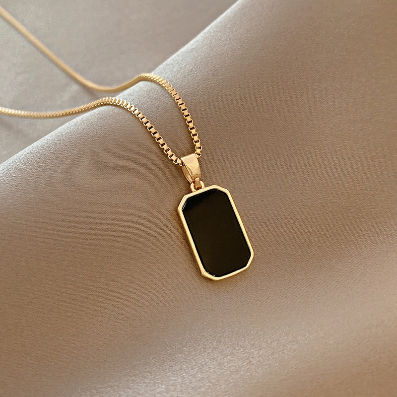 Retro Titanium Steel Black Square Tag Pendant Necklace Plated Letter Pendant Sweater Chain Retro Pendant Jewelry For Women
Retro Titanium Steel Black Square Tag Pendant Necklace Plated Letter Pendant Sweater Chain Retro Pendant Jewelry For Women