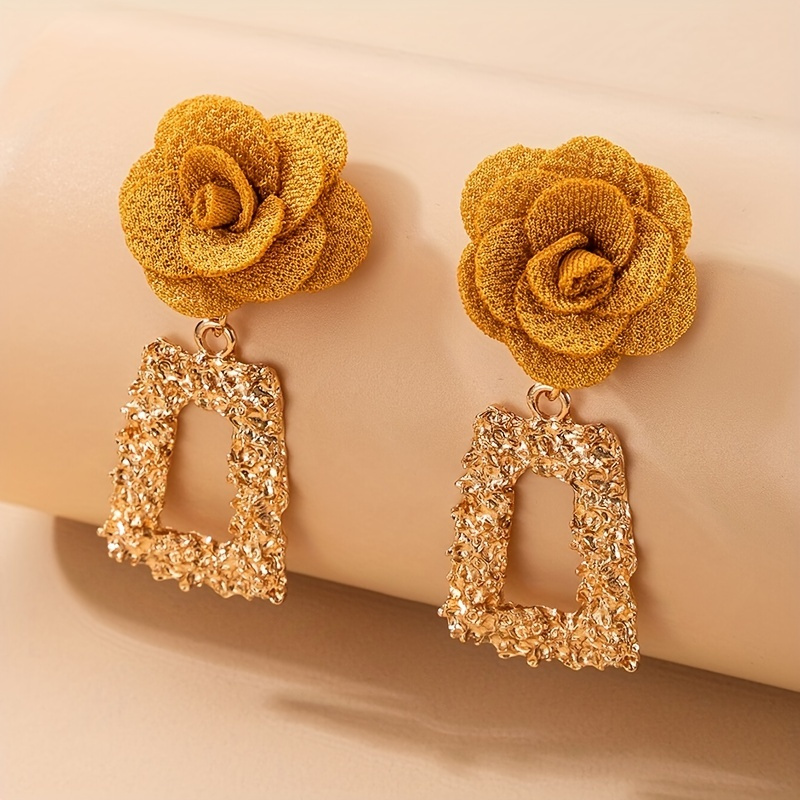 Flower Pendant Design Alloy Earrings Vintage Elegant Style Jewelry Fashion Ladies Gift
Flower Pendant Design Alloy Earrings Vintage Elegant Style Jewelry Fashion Ladies Gift