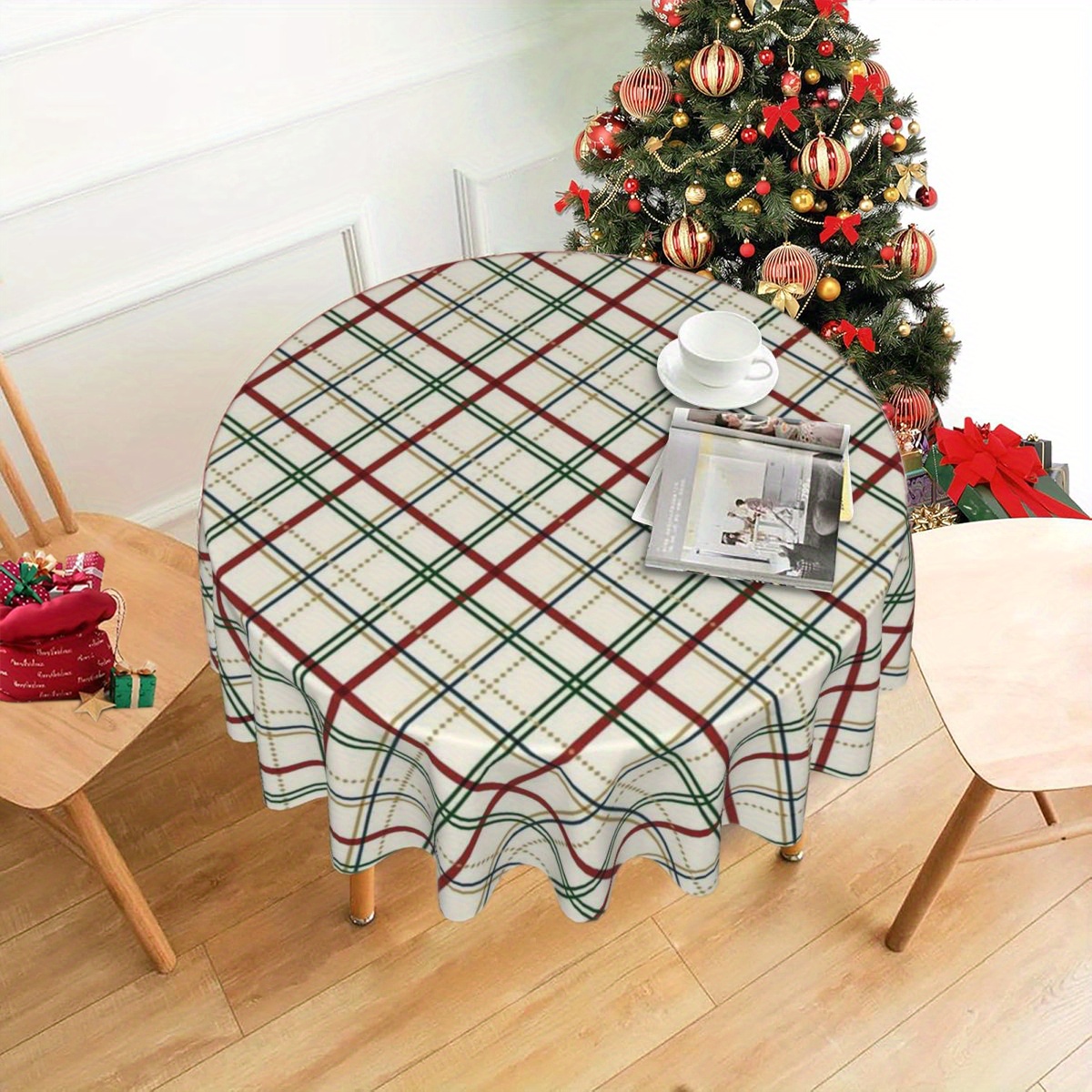 Christmas Plaid Round Tablecloth - 1pc 100% Polyester Woven Machine Made, Stain-resistant Washable Fine Fiber Table Cover, Festive Party Decor For Home Kitchen Dining
Christmas Plaid Round Tablecloth - 1pc 100% Polyester Woven Machine Made, Stain-resistant Washable Fine Fiber Table Cover, Festive Party Decor For Home Kitchen Dining