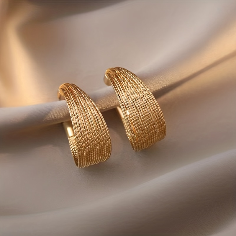 C Shape Chunky Golden Hoop Earrings Retro Luxury Style Copper 18k Gold Plated Jewelry Female Gift
C Shape Chunky Golden Hoop Earrings Retro Luxury Style Copper 18k Gold Plated Jewelry Female Gift