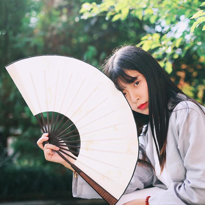 Fashionable Wooden Handheld Fan - Classic Retro Design, Elegant Solid Color Folding Fan For Dance, Stage Performances - Creative Anime-themed Gift Idea
Fashionable Wooden Handheld Fan - Classic Retro Design, Elegant Solid Color Folding Fan For Dance, Stage Performances - Creative Anime-themed Gift Idea