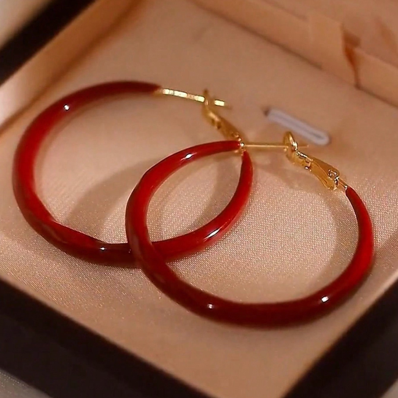 A Pair Of Stylish And Simple Full C Ring Earrings New High-end Big Earrings Design Personality Square Face Slimming Big Circle Earrings
A Pair Of Stylish And Simple Full C Ring Earrings New High-end Big Earrings Design Personality Square Face Slimming Big Circle Earrings