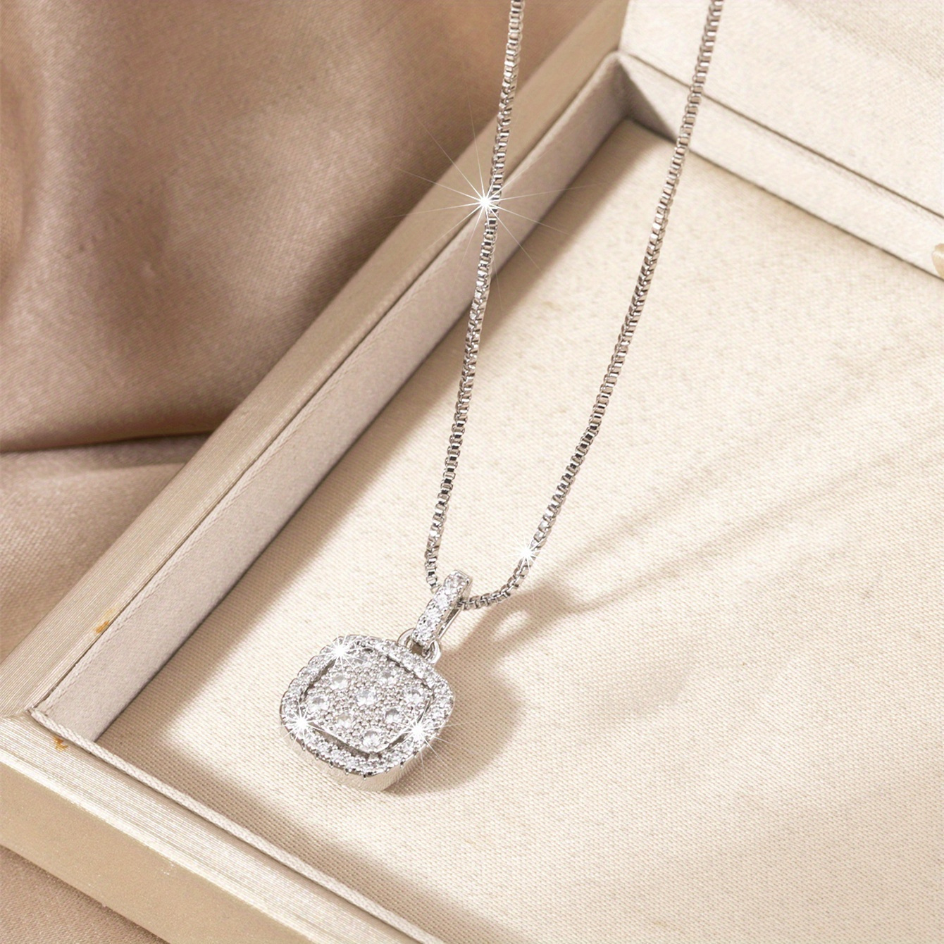 1 Elegant And Delicate Square Zirconia Pendant - Women's Luxury 925 Silver Plated Necklace, Wedding Party Jewelry
1 Elegant And Delicate Square Zirconia Pendant - Women's Luxury 925 Silver Plated Necklace, Wedding Party Jewelry