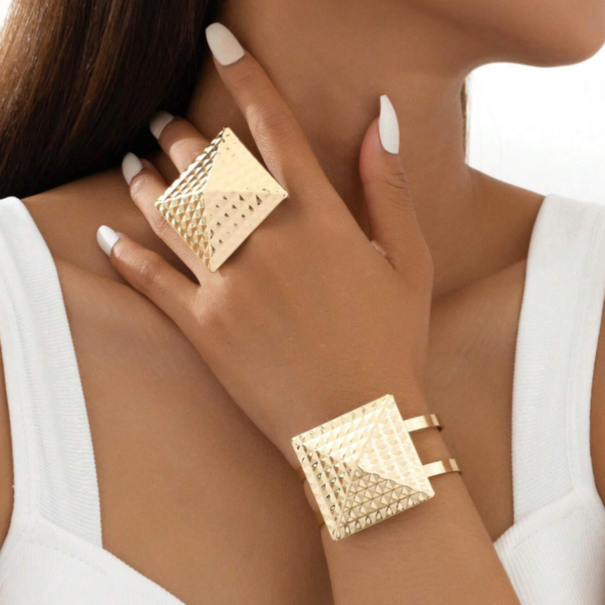 2 Pieces/ Set Stylish Square Geometric Bracelet Ring Women's Jewelry Set Valentine's Birthday Gift
2 Pieces/ Set Stylish Square Geometric Bracelet Ring Women's Jewelry Set Valentine's Birthday Gift