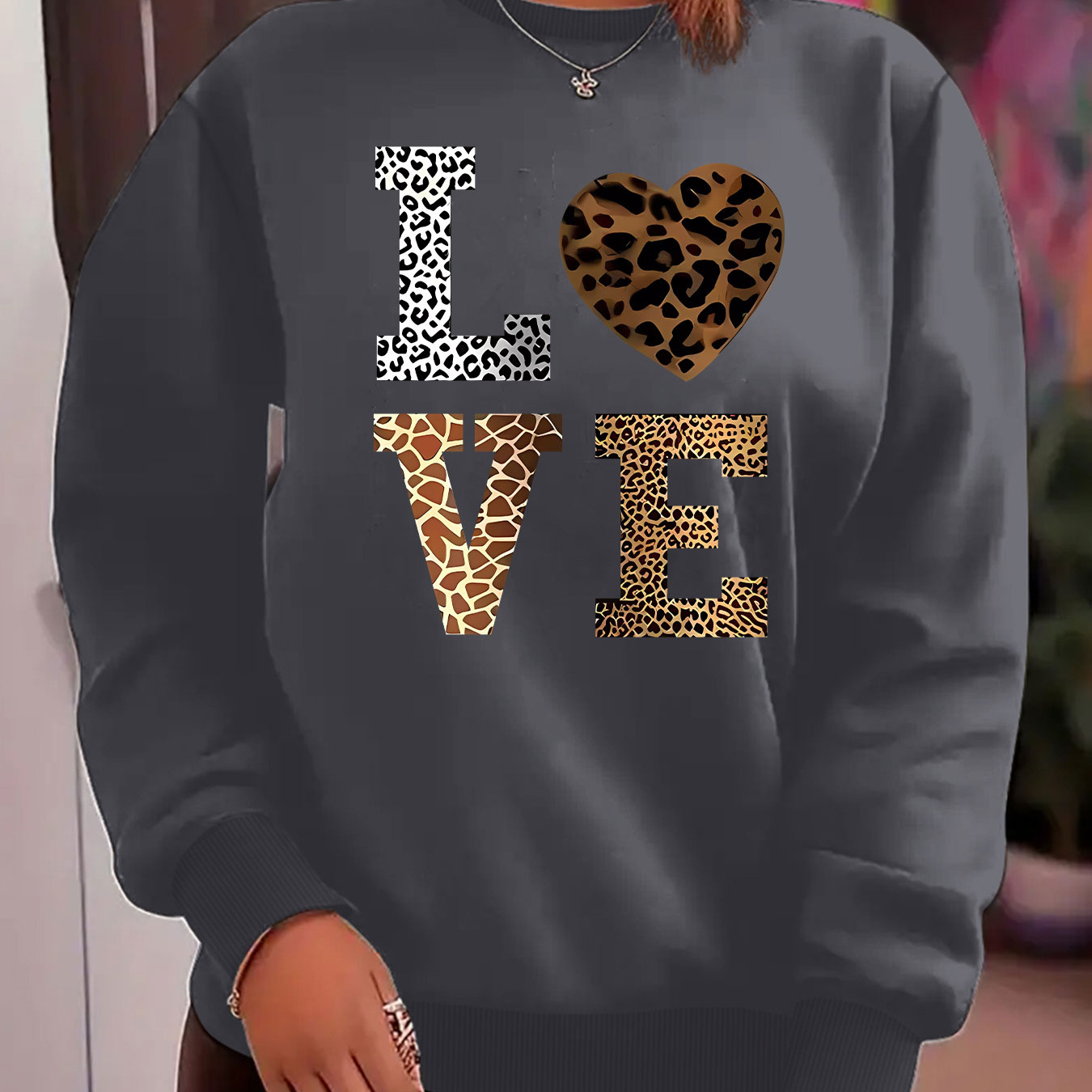 Women's Casual Leopard Print Love Graphic Sweatshirt, 100% Polyester Knit Fabric, Crew Neck Pullover For Fall/winter
Women's Casual Leopard Print Love Graphic Sweatshirt, 100% Polyester Knit Fabric, Crew Neck Pullover For Fall/winter