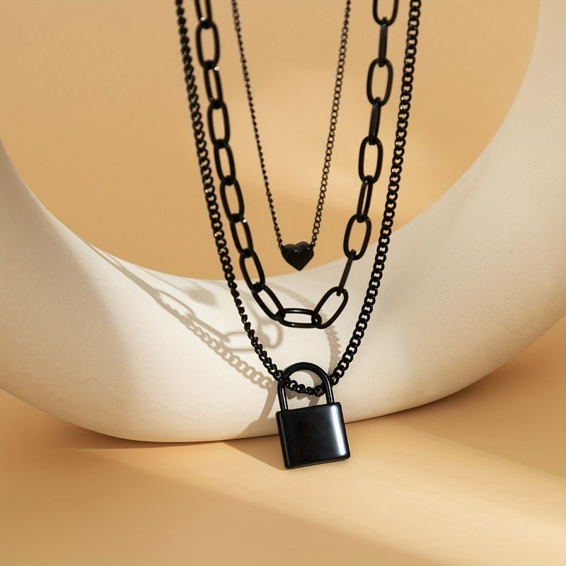 1 Piece Triple Chain Necklace Heart And Lock Pendant Adjustable Collarbone Chain Black Punk Style Neck Jewelry
1 Piece Triple Chain Necklace Heart And Lock Pendant Adjustable Collarbone Chain Black Punk Style Neck Jewelry