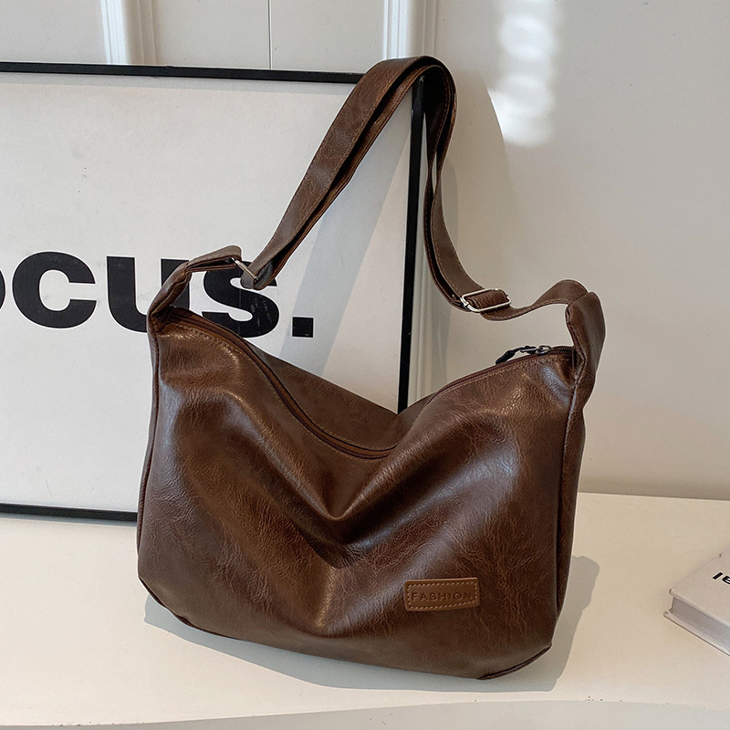 Women' Pu Leather Crossbody Bag - Solid Color, Hand Washable, Zipper Closure, Faux Leather , Casual Occasion Shoulder Bag
Women' Pu Leather Crossbody Bag - Solid Color, Hand Washable, Zipper Closure, Faux Leather , Casual Occasion Shoulder Bag