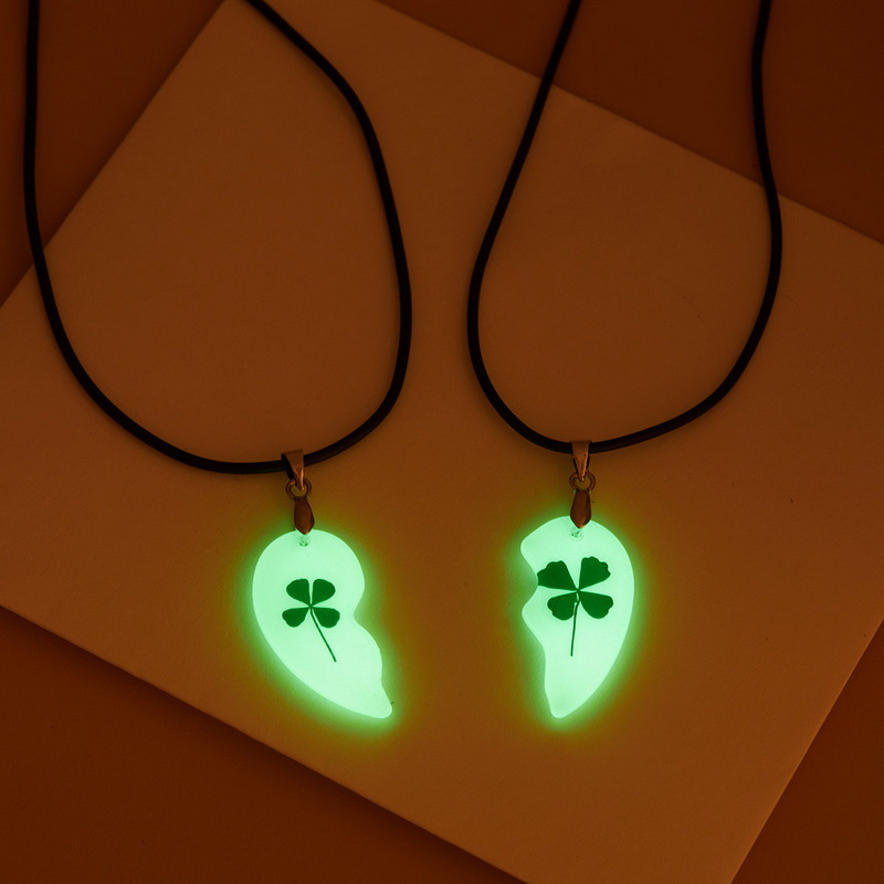 2pcs Clover Heart Pendant Necklaces, Resin Couple Jewelry, Cute Daily & Gift Occasion Accessory, , Jewelry Set
2pcs Clover Heart Pendant Necklaces, Resin Couple Jewelry, Cute Daily & Gift Occasion Accessory, , Jewelry Set