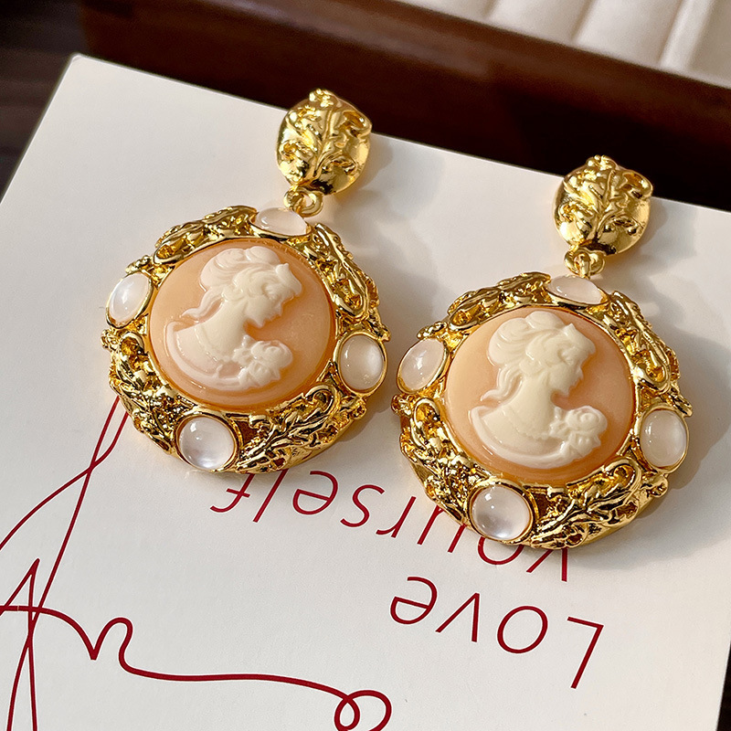 2pcs Earrings, Golden Alloy Retro Round Dangle Earrings, High-end Fashion Jewelry For Women
2pcs Earrings, Golden Alloy Retro Round Dangle Earrings, High-end Fashion Jewelry For Women