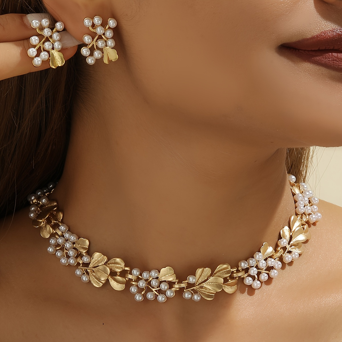 Bohemian Style Pearl Jewelry Suit-vintage Leaf Pattern Necklace With Earrings, Alloy, Suitable For Casual Wear Or Party Wear
Bohemian Style Pearl Jewelry Suit-vintage Leaf Pattern Necklace With Earrings, Alloy, Suitable For Casual Wear Or Party Wear