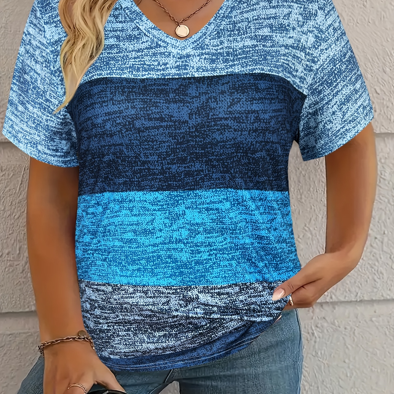 1pc Women's Plus Size Casual V-neck T-shirt, Knitted Fabric Short Sleeve Top With Random Print, High Stretch Fit For Spring/summer/fall
1pc Women's Plus Size Casual V-neck T-shirt, Knitted Fabric Short Sleeve Top With Random Print, High Stretch Fit For Spring/summer/fall
