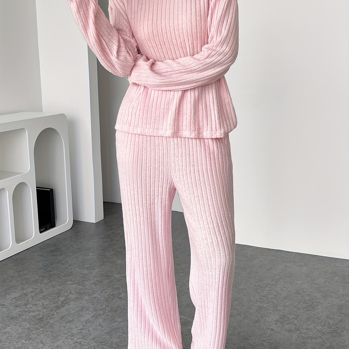 Autumn And Winter Warm And Soft Fabric Long Sleeve T-shirt/long Pants Set With Waistband
Autumn And Winter Warm And Soft Fabric Long Sleeve T-shirt/long Pants Set With Waistband