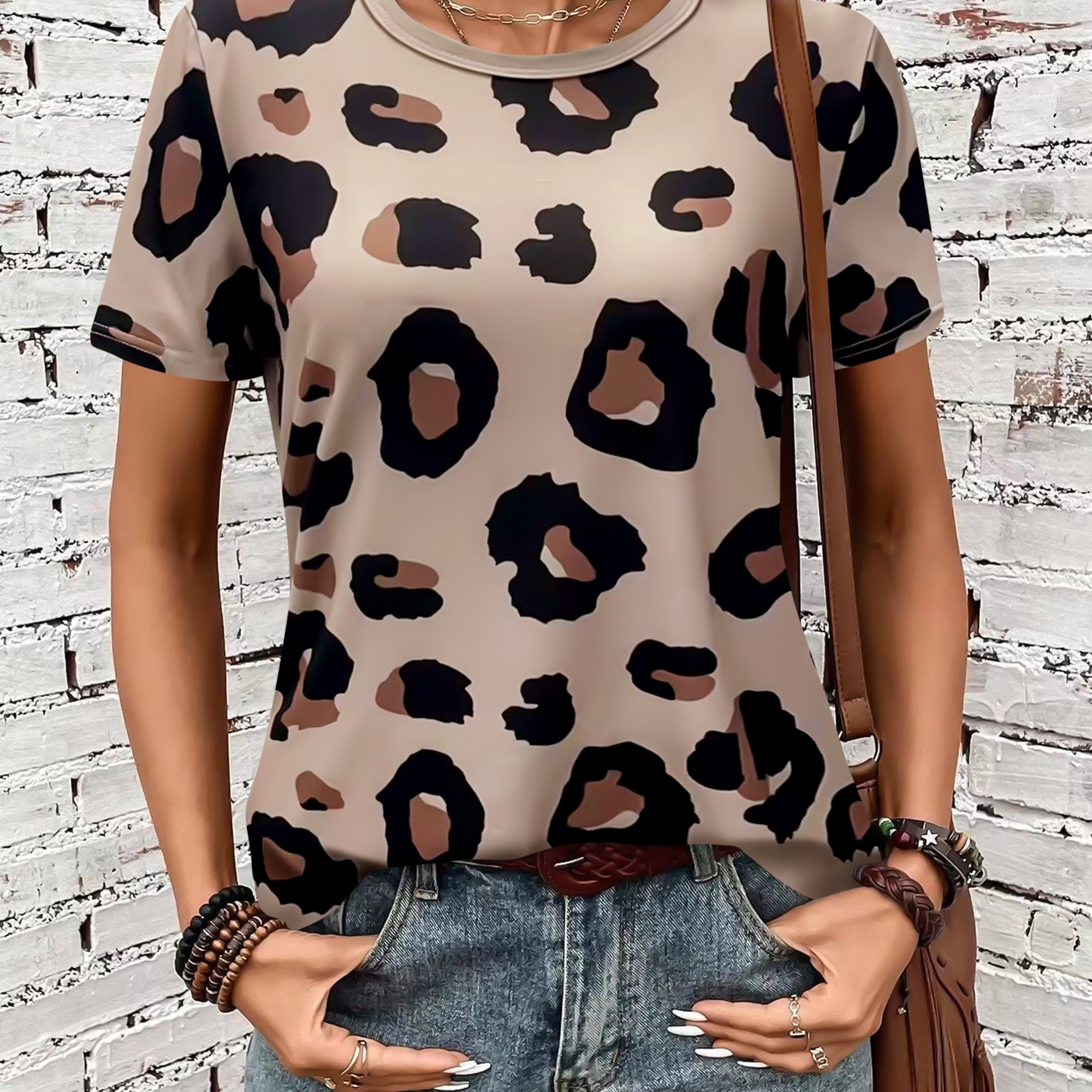 Leopard Print Crew Neck T-shirt, Short Sleeve Casual Top For Spring & Summer, Women's Clothing
Leopard Print Crew Neck T-shirt, Short Sleeve Casual Top For Spring & Summer, Women's Clothing