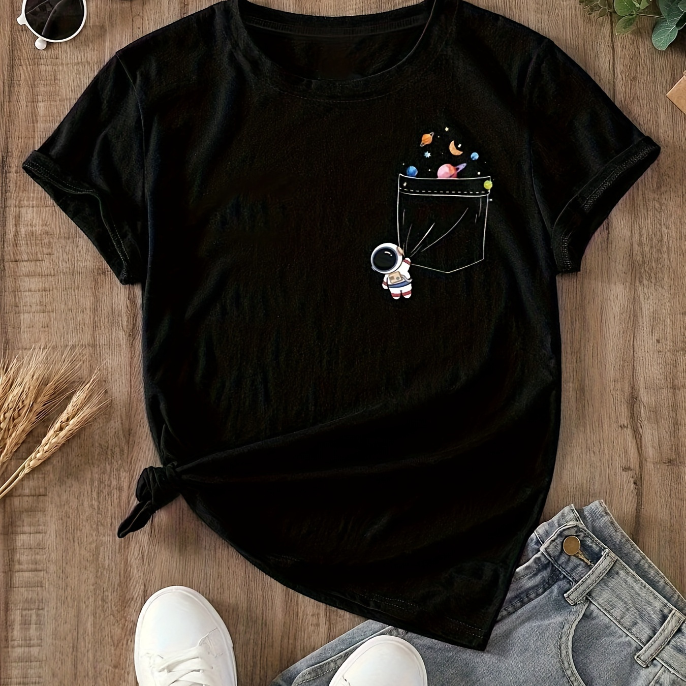 Astronaut Print Crew Neck T-shirt, Casual Short Sleeve Summer Daily Top, Women's Clothing
Astronaut Print Crew Neck T-shirt, Casual Short Sleeve Summer Daily Top, Women's Clothing