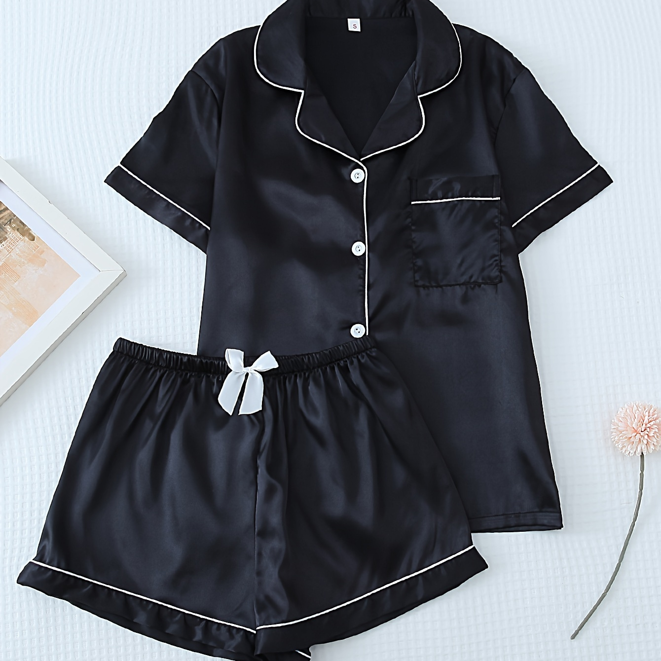 Casual Solid Satin Pajama Set, Short Sleeve Button Up Lapel Collar Top & Elastic Shorts, Women's Sleepwear & Loungewear
Casual Solid Satin Pajama Set, Short Sleeve Button Up Lapel Collar Top & Elastic Shorts, Women's Sleepwear & Loungewear