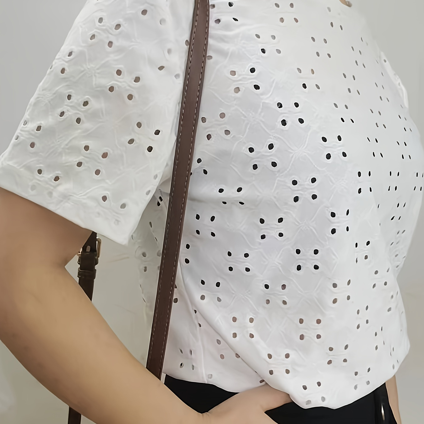 Solid Color Crew Neck T-shirt, Casual Eyelet Short Sleeve T-shirt For Spring & Summer, Women's Clothing
Solid Color Crew Neck T-shirt, Casual Eyelet Short Sleeve T-shirt For Spring & Summer, Women's Clothing