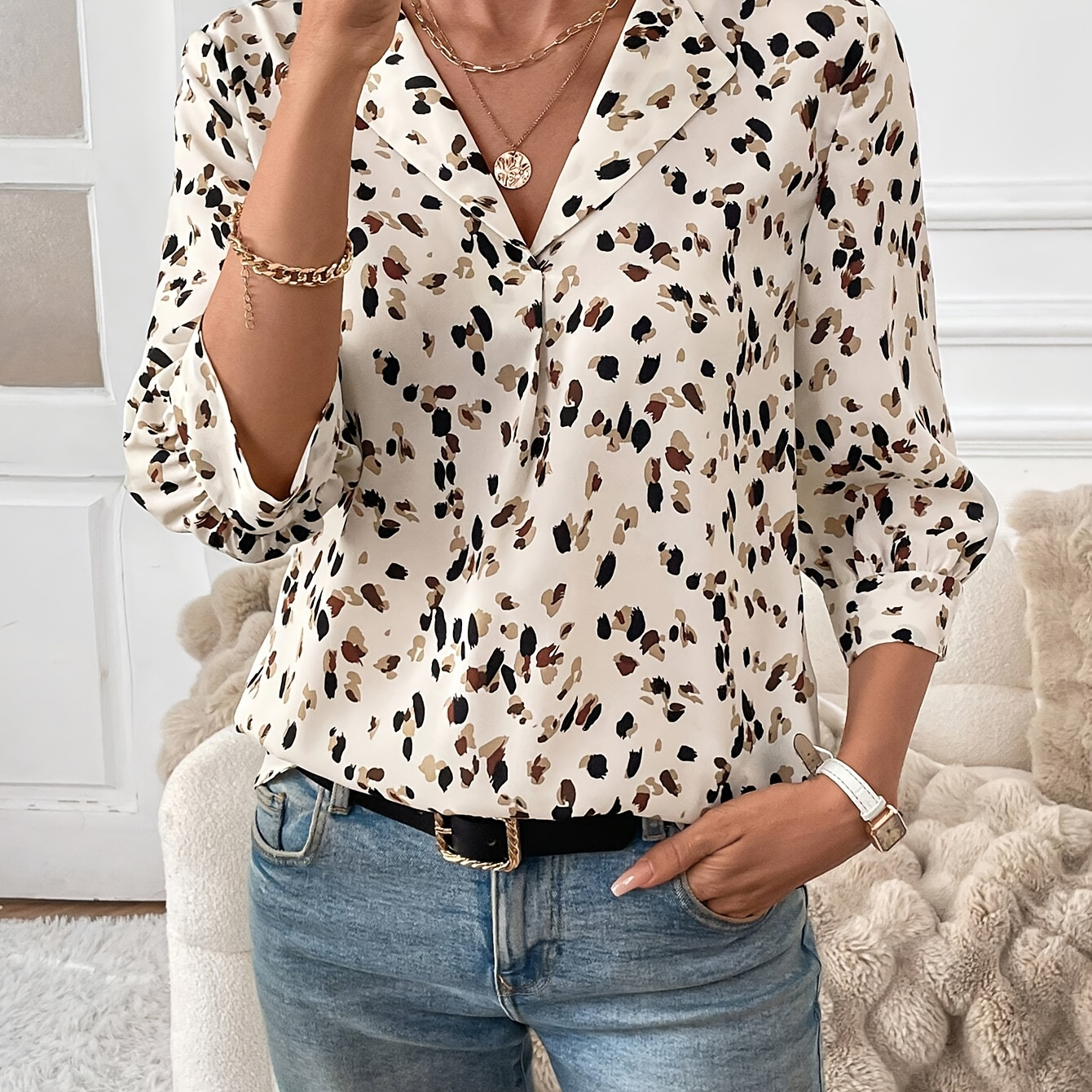 Print V-neck Blouse With Unique Print - Casual Polyester Top For Women, Machine Washable
Print V-neck Blouse With Unique Print - Casual Polyester Top For Women, Machine Washable