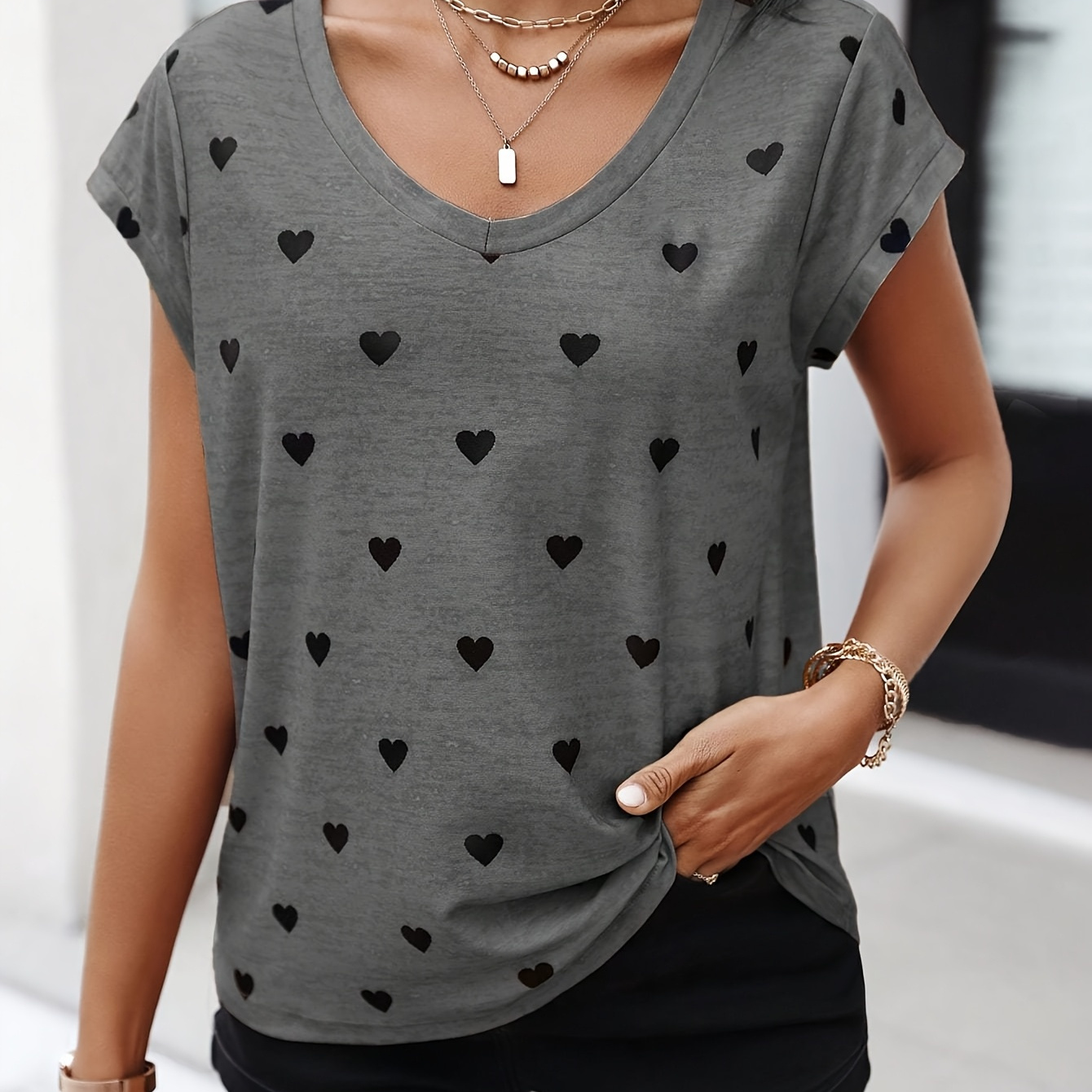 Elegant Women's -neck T-shirt With Accents - Casual Polyester , Machine Washable, Ideal For Spring/summer/fall
Elegant Women's -neck T-shirt With Accents - Casual Polyester , Machine Washable, Ideal For Spring/summer/fall