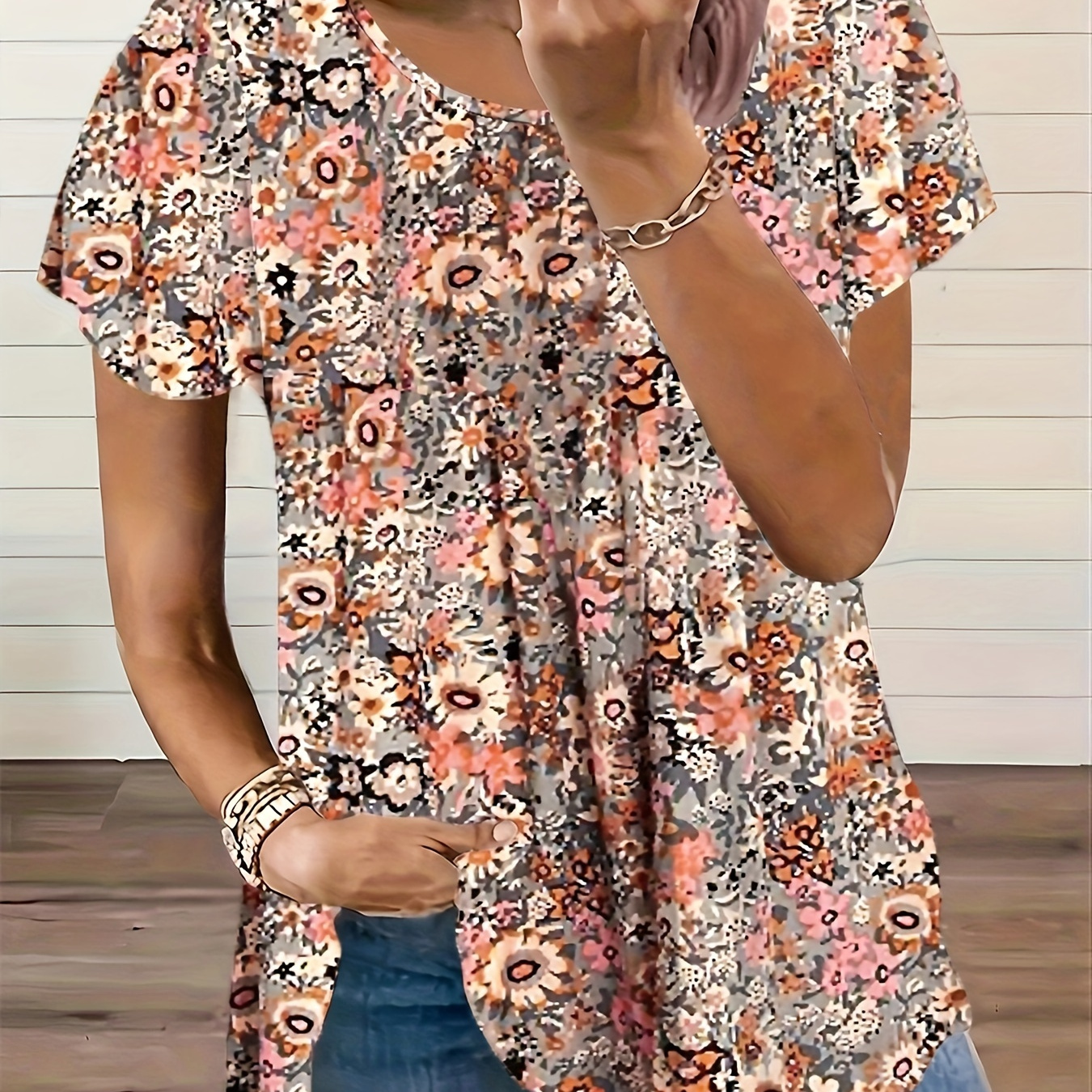 Plus Size Floral Print T-shirt, Casual Short Sleeve Top For Spring & Summer, Women's Plus Size Clothing
Plus Size Floral Print T-shirt, Casual Short Sleeve Top For Spring & Summer, Women's Plus Size Clothing