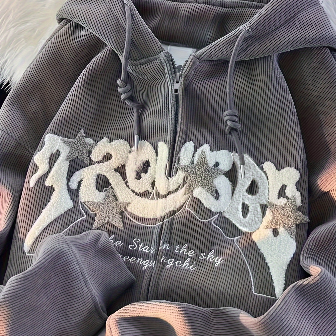 Sweat à capuche à fermeture éclair avec motif graffiti, veste décontractée à manches longues à poches en biais, vêtements pour femme
Sweat à capuche à fermeture éclair avec motif graffiti, veste décontractée à manches longues à poches en biais, vêtements pour femme