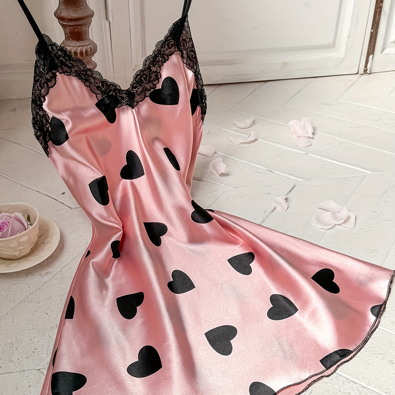 Chic Backless Heart Print Slip Nightgown For Women - Breathable, V-neck Sleep Dress With Lace Trim, Machine Washable, Sexy, Short
Chic Backless Heart Print Slip Nightgown For Women - Breathable, V-neck Sleep Dress With Lace Trim, Machine Washable, Sexy, Short