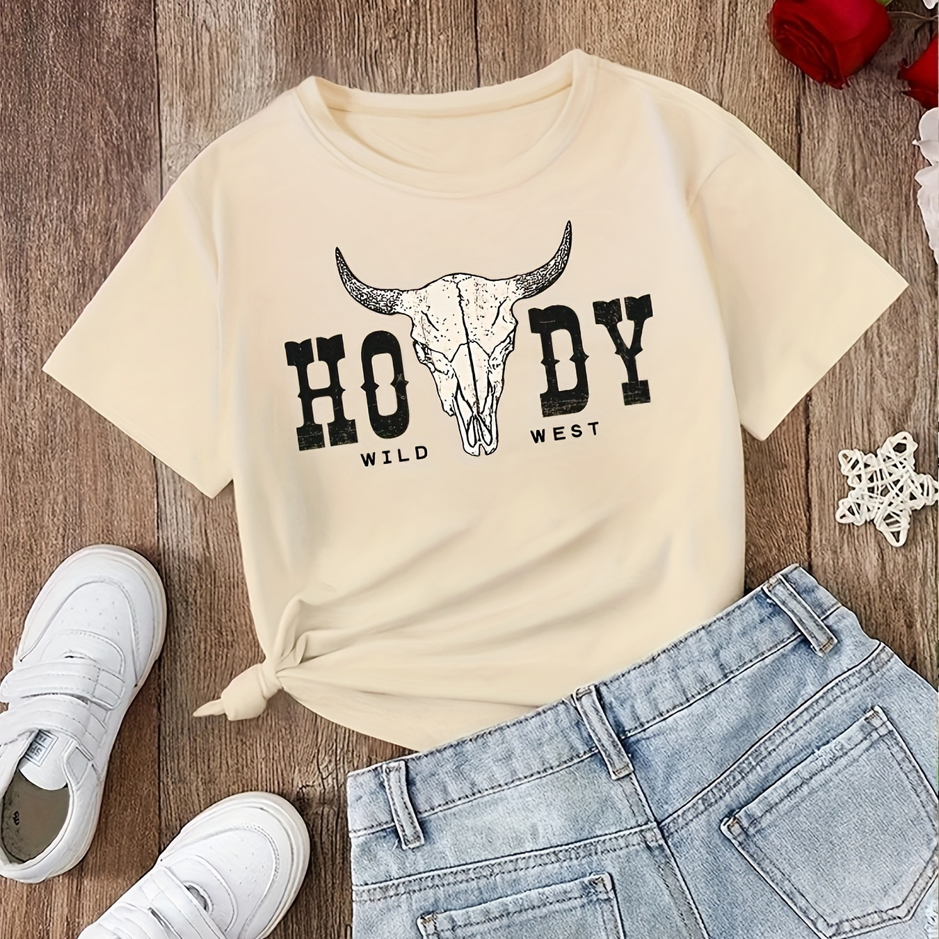 Howy Wild West And Cartoon Cow Skull Graphic Print, Girls' Casual Crew Neck Short Sleeve T-shirts, Comfy Top Clothes For Spring And Summer For Exercise
Howy Wild West And Cartoon Cow Skull Graphic Print, Girls' Casual Crew Neck Short Sleeve T-shirts, Comfy Top Clothes For Spring And Summer For Exercise