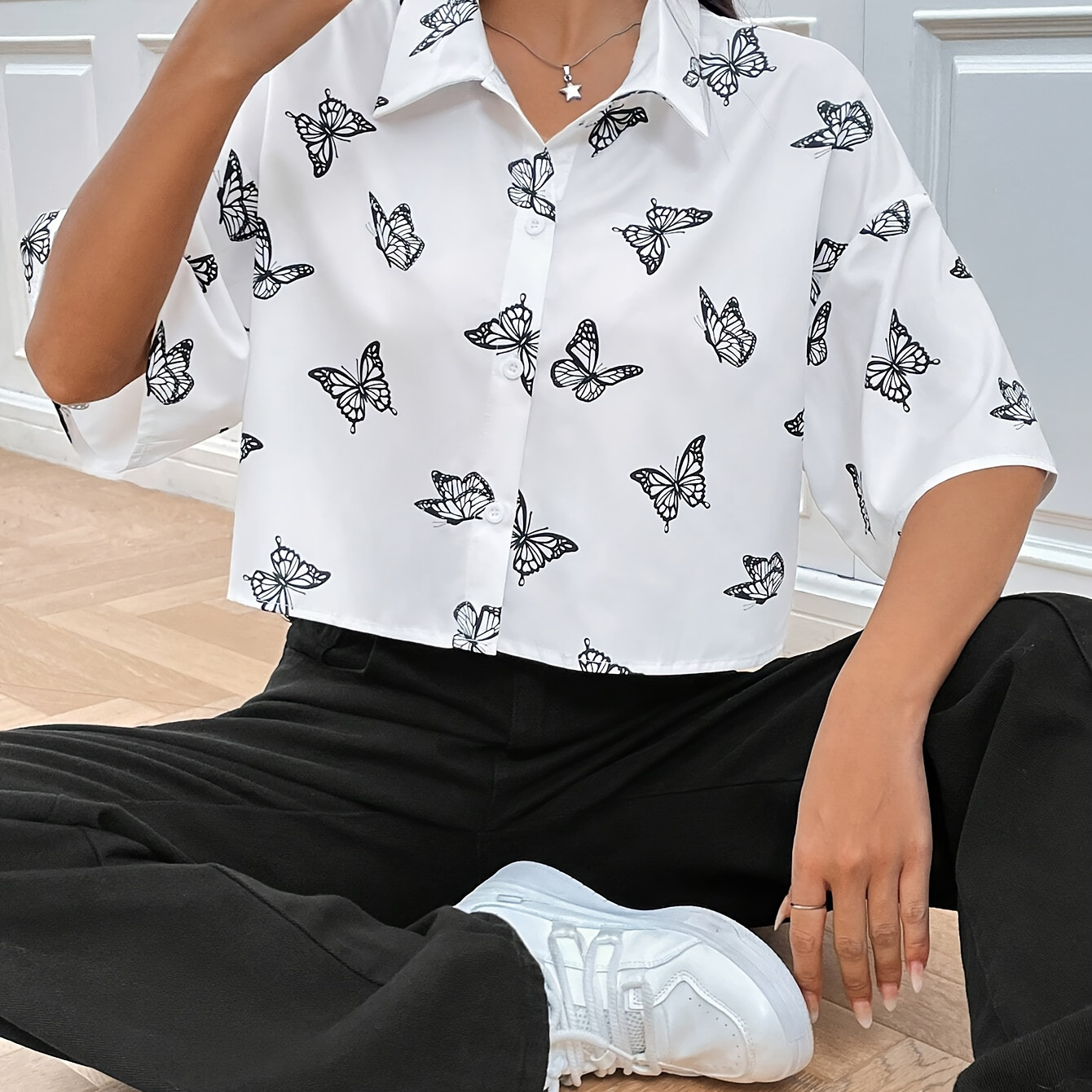 Butterfly Print Button Front Crop Blouse, Vintage Drop Shoulder Blouse For Spring & Summer, Women's Clothing
Butterfly Print Button Front Crop Blouse, Vintage Drop Shoulder Blouse For Spring & Summer, Women's Clothing