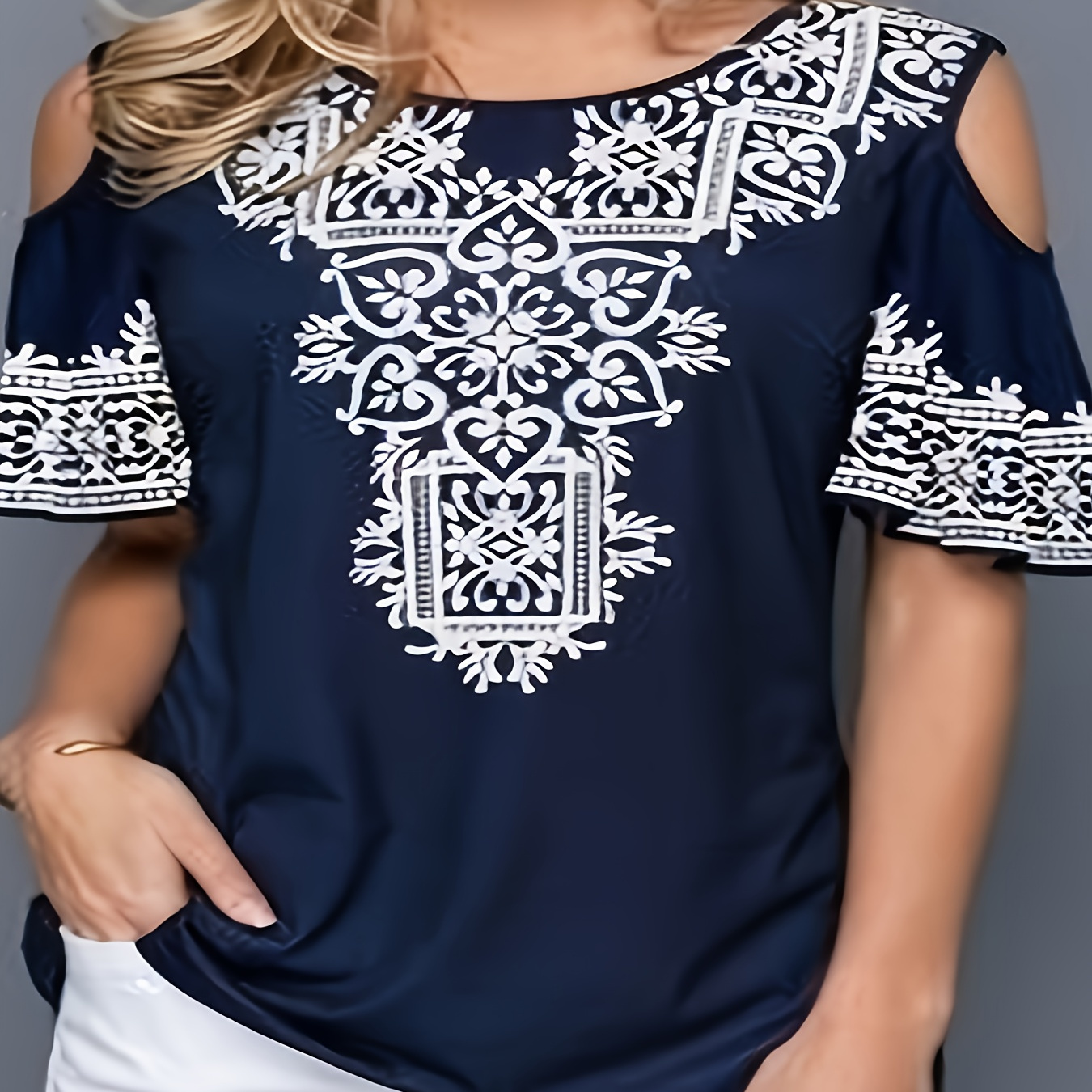 Floral Print Cold Shoulder T-shirt, Elegant Short Sleeve T-shirt For Spring & Summer, Women's Clothing
Floral Print Cold Shoulder T-shirt, Elegant Short Sleeve T-shirt For Spring & Summer, Women's Clothing