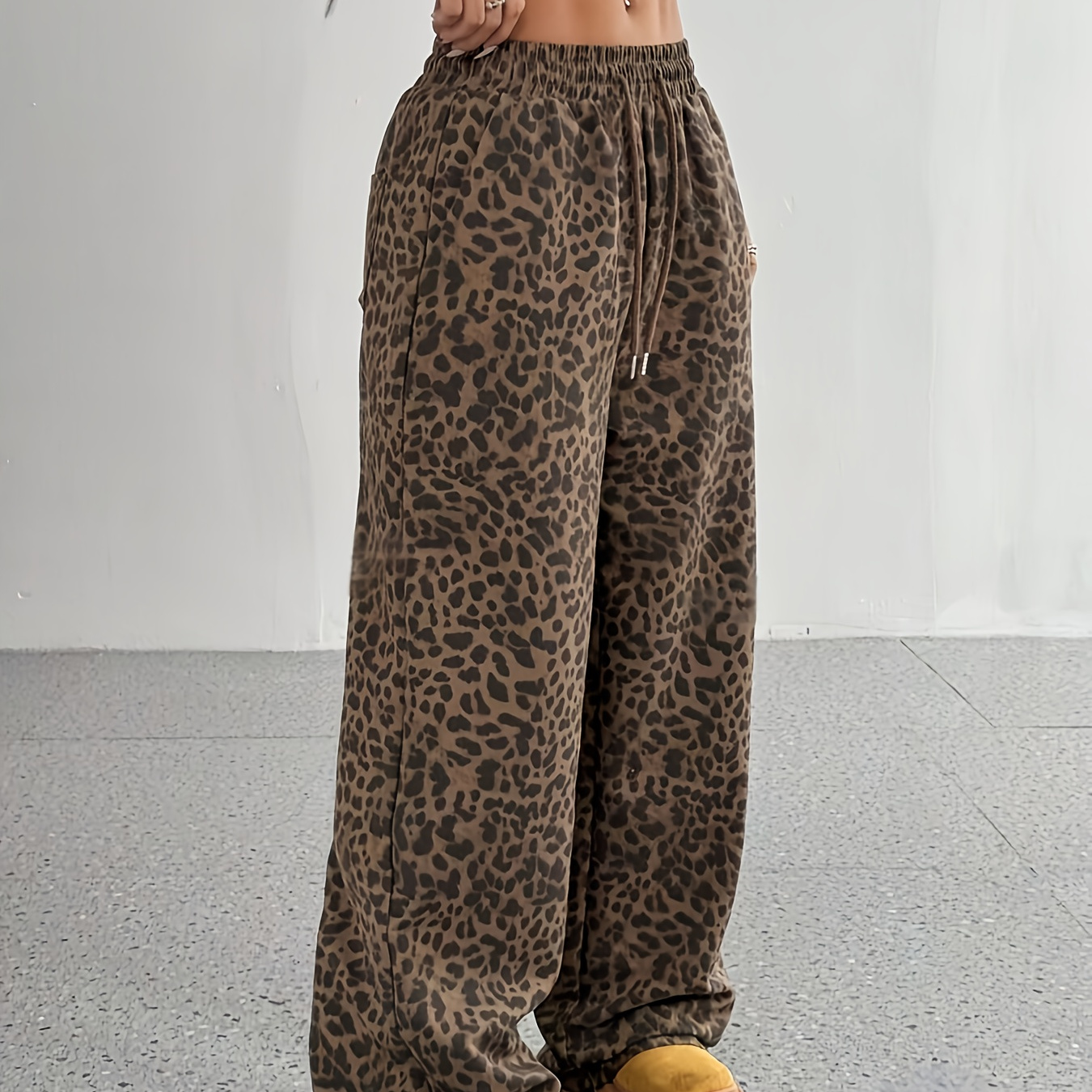 1pc Chic Leopard Print Wide Leg Pants For Women, 95% Polyester 5% Spandex, Fit Casual Trousers, Woven Fabric
1pc Chic Leopard Print Wide Leg Pants For Women, 95% Polyester 5% Spandex, Fit Casual Trousers, Woven Fabric
